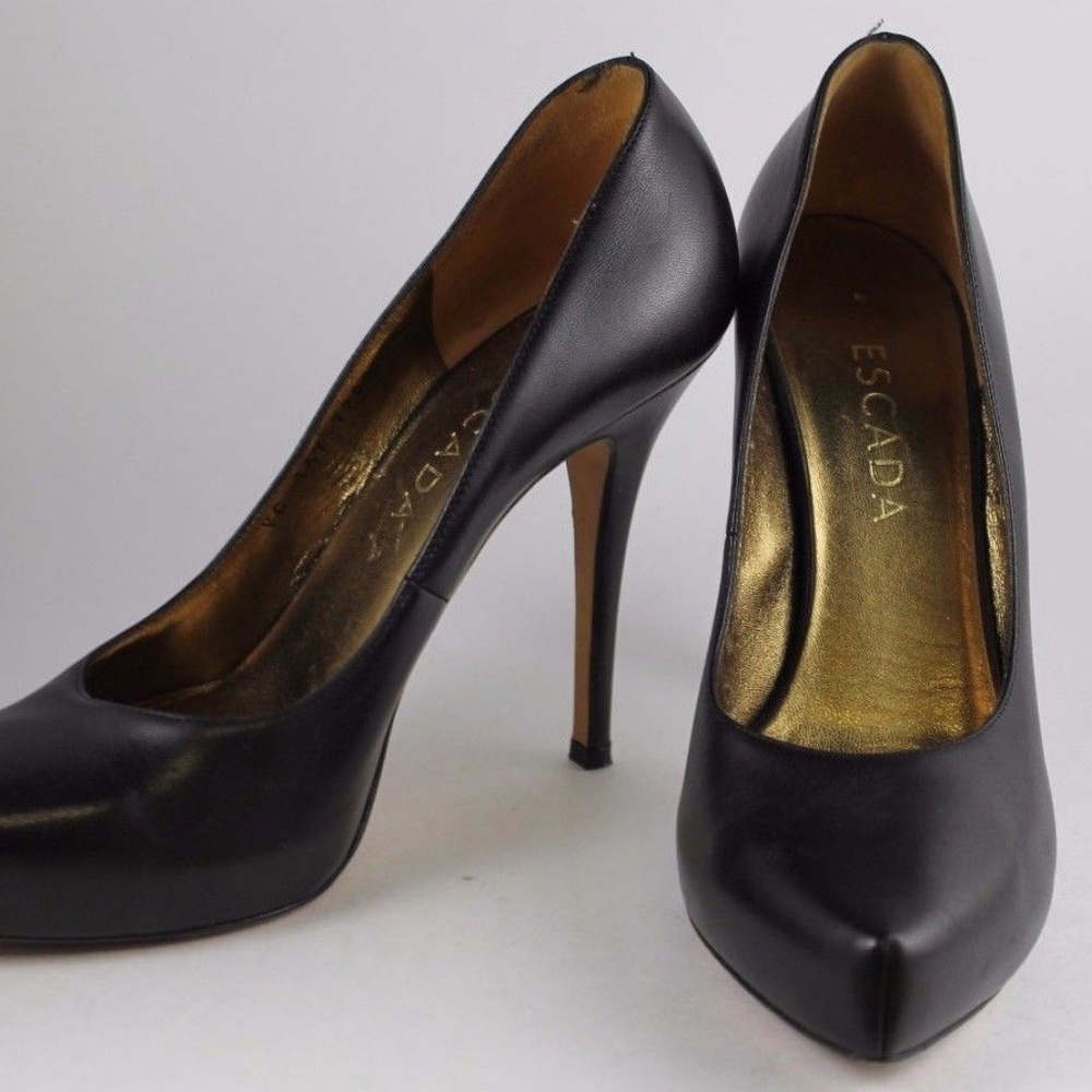 ESCADA Black Leather Pumps